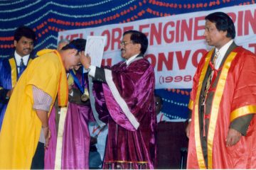 The 11th annual convocation of Vellore Engineering College was held in 1999.