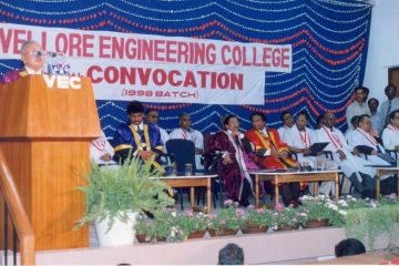 The 11th annual convocation of Vellore Engineering College was held in 1999.