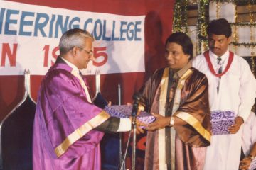 Vellore Engineering College's 1995 convocation ceremony was graced by Justice S.Jegadeesan and Kumar Rajarathinam, judges of the Madras High Court and Karnataka High Court, respectively