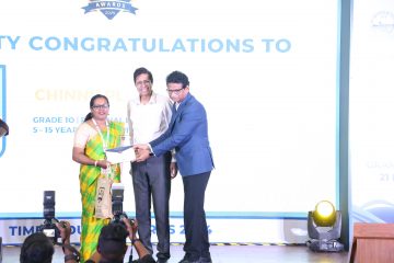 Distributing awards with Dr Kamakoti Veezhinathan to the best government school teachers