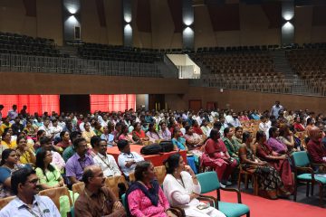 Faculties and staff present in the event of welcoming Dr. Kanchana Bhaaskaran as the new vice chancellor of VIT.