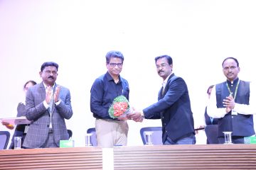 Dr. Sekar Viswanathan graced the VIT Law Students Farewell Event on 03rd May 2024