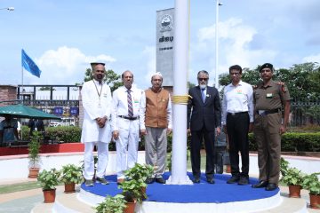 Dr. Sekar Viswanathan, Justice Kalifulla and all other dignitaries taken photo after flag get hoisted.