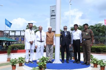 Dr. Sekar Viswanathan, Justice Kalifulla and all other dignitaries taken photo after flag get hoisted.