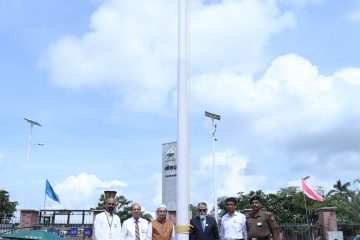 Dr. Sekar Viswanathan, Justice Kalifulla and all other dignitaries taken photo after flag get hoisted.