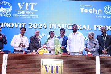 Dr. Guru Prasad AS was honored by Dr. Sekar Viswanathan.