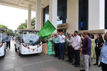 Dr. Sekar Viswanathan, Vice President, flagged off the ECO-RIDE service.