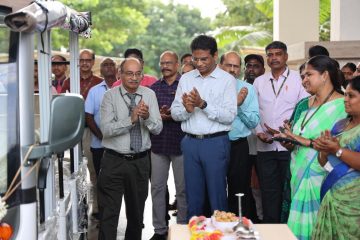 Dr. Sekar Viswanathan, Vice President, flagged off the ECO-RIDE service.