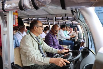 Dr. Sekar Viswanathan, Vice President, flagged off the ECO-RIDE service.