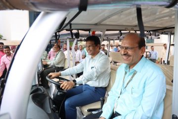 Dr. Sekar Viswanathan, Vice President, flagged off the ECO-RIDE service.