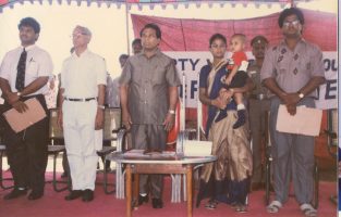 Dr. Sekar Viswanathan attended an event alongside Dr. G. Viswanathan, the Tamil Nadu Food Minister, in 1992.